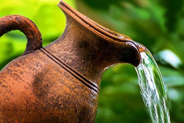 களிமண் பானையில் தண்ணீர் வைத்து குடிப்பதனால் இவ்வளவு நன்மைகளா?