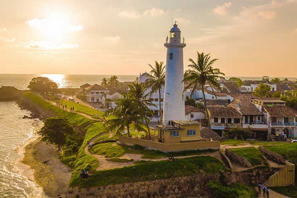 හනිමූන් යන්න ලෝකයේ හොඳම තැන් තුනෙන් ගාල්ල, ඇල්ල සහ තංගල්ල ඉහළින්ම.. | Top 3 Honeymoon Spots Galle Ella Tangalle