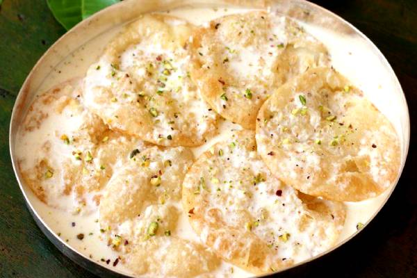 1 கப் பச்சரிசி இருந்தாலே போதும்.. பால் பூரி ரெசிபி செய்யலாம் | Paal Poori Recipe In Tamil