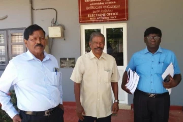 முல்லைத்தீவில் தேர்தலுக்கான கட்டுப்பணத்தை செலுத்திய இலங்கைத் தமிழரசுக்கட்சி (Photos)