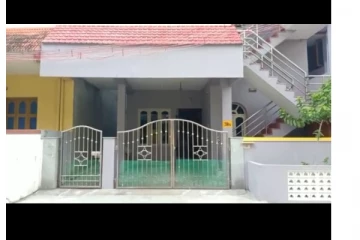 அரண்டவன் கண்ணுக்கு இருண்டதெல்லாம் பேய்! போலீசை கண்டு திருடிய நகைகளை விட்டு சென்ற காமெடி திருடர்!