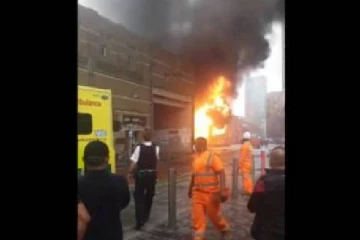 லண்டன் ரயில் நிலையம் அருகே பெரும் தீ விபத்து!