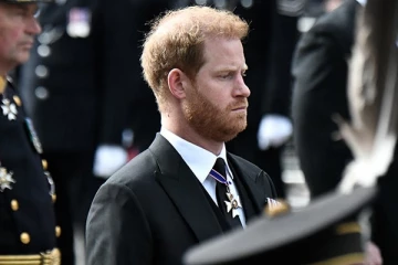 டெய்லி மெயில் மீது வழக்கு தொடர்ந்துள்ள இளவரசர் ஹரி, மற்றும் 5 பேர்: தனியுரிமை மீறலில் ஈடுபட்டதாக குற்றச்சாட்டு