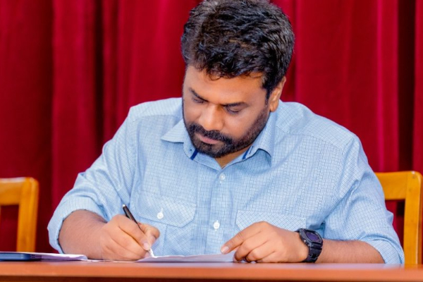 ரணில் மத்திய வங்கி மோசடியில் சிக்கியிருந்தால் பெருமைப்படுத்தியிருப்போம்! சாடும் எதிர்தரப்புகள் | Ranil Central Bank Fraud