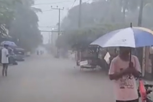 மத்திய மலைநாட்டில் தொடரும் சீரற்ற காலநிலை: மக்களுக்கு விடுக்கப்பட்டுள்ள எச்சரிக்கை | Weather Forcast In Sri Lanka