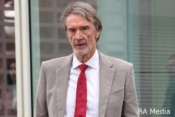 புலம்பெயர்தல் தொடர்பில் மோசமாக விமர்சித்த பிரபலம்: மன்னிப்புக் கேட்க பிரதமர் வலியுறுத்தல் | Starmer Urge Jim Ratcliffe To Apologise