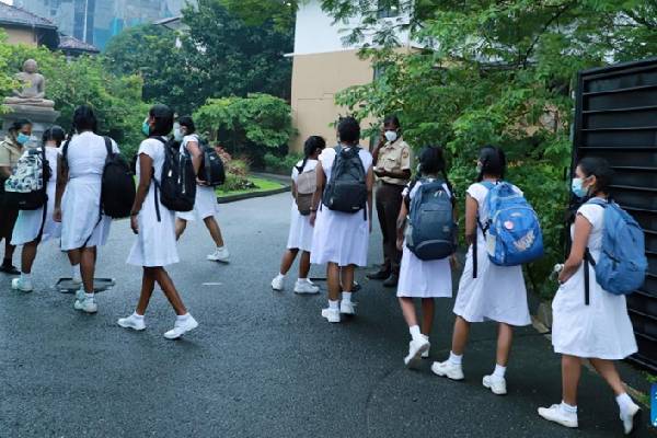 பாடசாலைகளுக்கு மீண்டும் விடுமுறை அறிவிப்பு | School Holiday Announcement