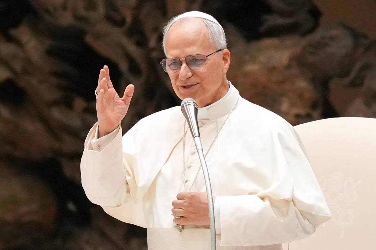 உலகம் அழிவுச் சுழலுக்கு செல்வதாக போப் லியோ கடும் எச்சரிக்கை | Pope Leo Warns World Heading Towards Destruction