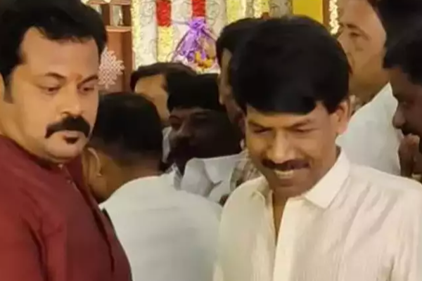 மனைவியை விவாகரத்து செய்துவிட்டு சிரித்தப்படி திருமணத்தில் பங்கேற்ற இயக்குநர் பாலா! | Bala And Muthumalar In Thamizhachi Thangapandian