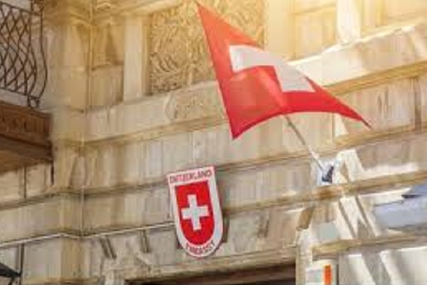 நூற்றுக்கும் மேற்பட்ட தமிழர்களுக்கு அரசியல் தஞ்சம்- சிறிலங்கா அரசுக்கு மறைக்கப்பட்ட தகவல்; அம்பலப்படுத்திய சிங்கள ஊடகம்! - ஐபிசி தமிழ்