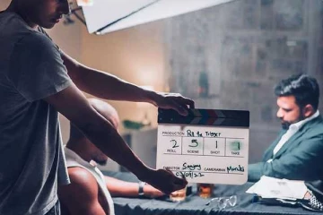 மாஸ் நடிகரின் மகன் படத்தில் இருந்து எஸ்கேப்பான ஹீரோ.. என்னதான் நடக்குது..