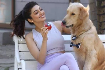 தங்களது செல்லப் பிராணிகளுடன் பிரபல நடிகைகள் எடுத்துக்கொண்ட அழகிய போட்டோஸ்