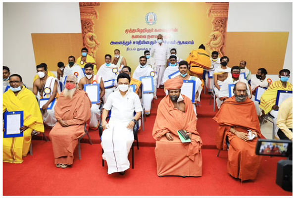 அனைத்து சாதியினரும் அர்ச்சகர் - தடை விதிக்க மறுத்த உச்ச நீதிமன்றம்! | Priests Of All Castes Supreme Court