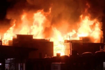 கொழும்பில் 5 மாடிக் கட்டடத்தில் தீ விபத்து