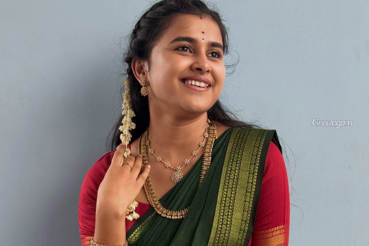 படத்தில் கமிட் ஆன பாண்டியன் ஸ்டோர்ஸ் நடிகை.. சீரியலில் இருந்து விலக போகிறாரா? | Pandian Stores Actress Shalini Debuts In Cinema
