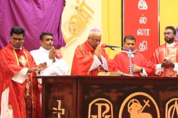 மன்னார் தூய செபஸ்தியார் பேராலயத்தில் புனித வெள்ளி திருச்சடங்கு ஆராதனை