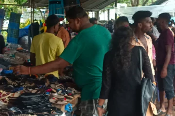 பொருளாதார நெருக்கடிக்கு மத்தியிலும் சித்திரை புத்தாண்டை முன்னிட்டு களைகட்டிய வியாபாரம் (Photos)