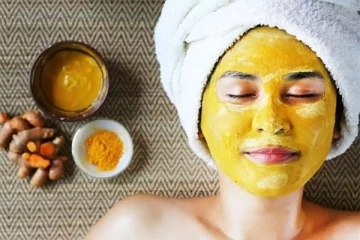 வறண்ட சருமத்திற்கு சிறந்த தீர்வு தரும் மஞ்சள் - எப்படி பயன்படுத்தலாம்?