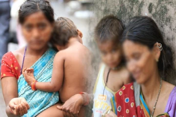 யாசகம் கேட்கும் இரு பெண்களின் மோசமான செயல்; பொலிஸாரால் கைது!
