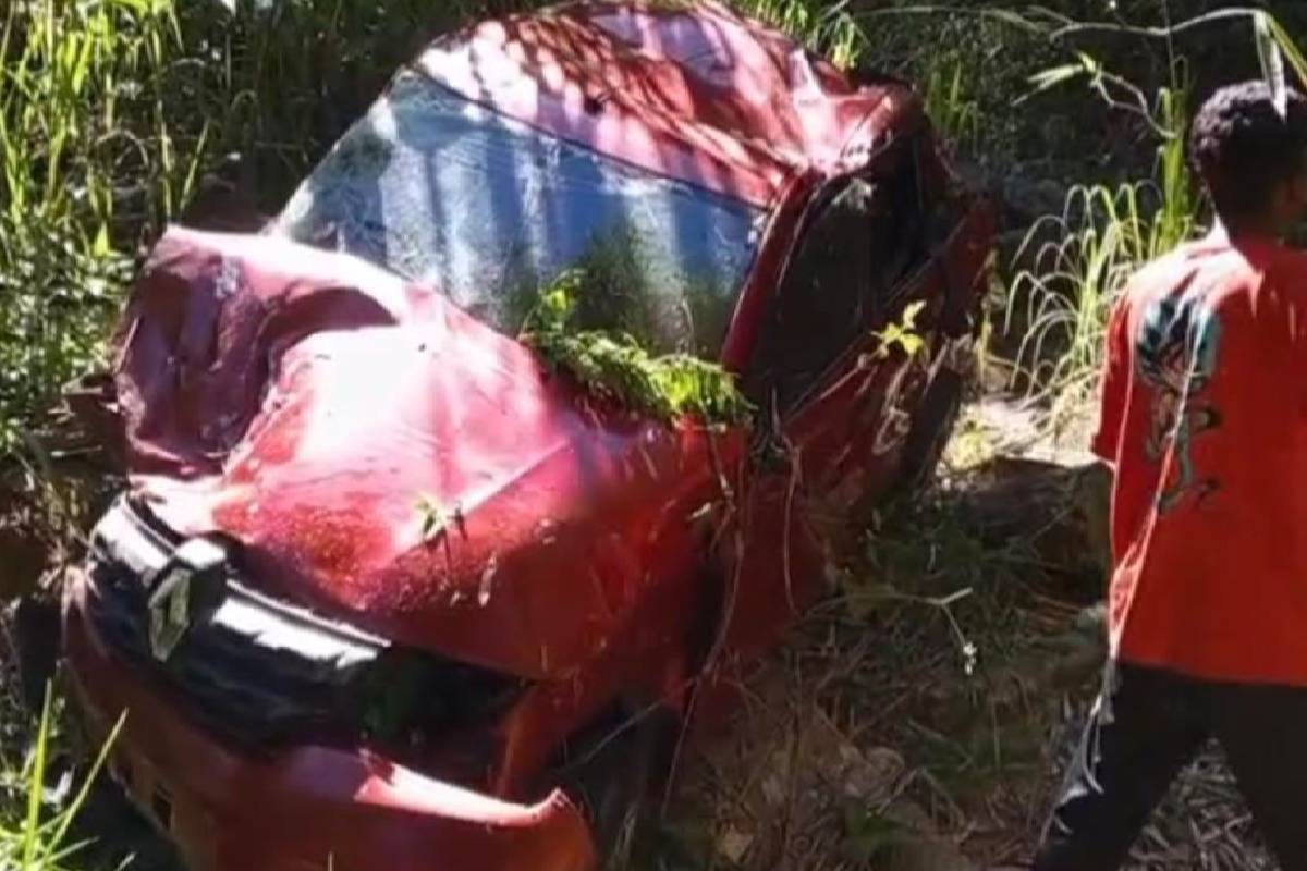 300 அடி பள்ளத்தில் பாய்ந்த கார் : சம்பவ இடத்திலேயே உயிரிழந்த நபர் | Car Accident In Which It Fell Into 300 Foot Gorge