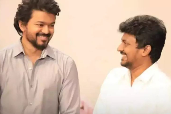 தளபதி பர்த்டே ஸ்பெஷல் காமன் டிபி: ட்விட்டரில் தெறிக்கவிடும் விஜய் ரசிகர்கள்! | Vijay Birthday Special Common Dp In Twitter