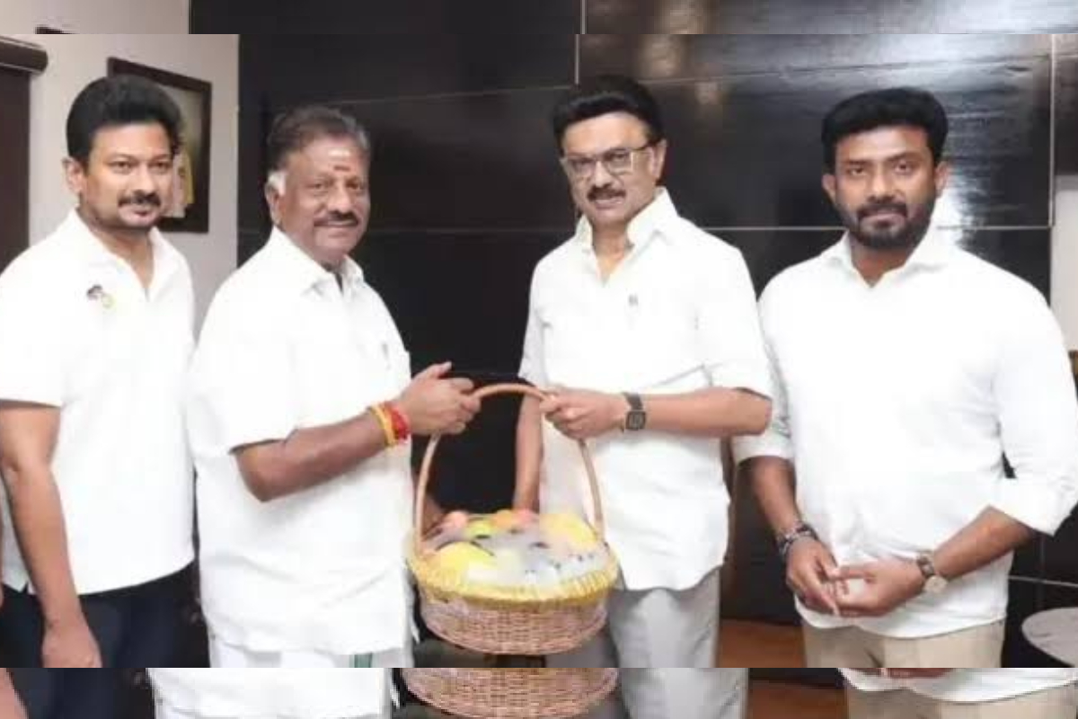 உதயநிதி கைதால் வெடித்த போராட்டம் - ஓ.பன்னீர்செல்வம் குண்டுக்கட்டாக கைது | Ops Arrested Protest Against Udhayanidhi Arrest