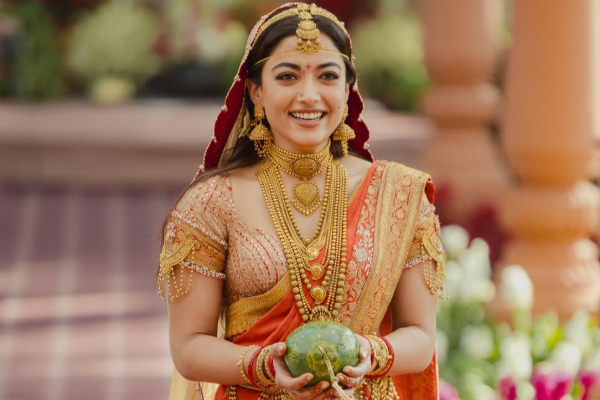 திருமணத்திற்கு பின் ஜோடியாக தலைக்காட்டிய ராஷ்மிகா மந்தனா - விஜய் தேவரகொண்டா.. வீடியோ இதோ | Rashmika Vijay After Marriage First Appearance திருமணத்திற்கு பின் ஜோடியாக தலைக்காட்டிய ராஷ்மிகா மந்தனா - விஜய் தேவரகொண்டா.. வீடியோ இதோ | Rashmika Vijay After Marriage First Appearance