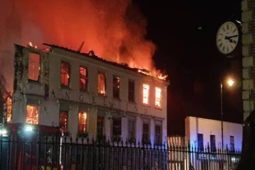 பிரித்தானியாவில் உக்ரைன் அகதிகள் தங்கியிருந்த ஹோட்டலில் பயங்கர தீ விபத்து!