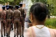 மழையில் குடை கேட்க வந்த நபர் - வயோதிப பெண்ணுக்கு நேர்ந்த கதி