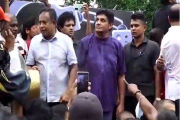 போராட்டத்தில் சஜித் கலந்துக்கொள்வதை தடுக்க பொலிஸார் மேற்கொண்ட முயற்சி