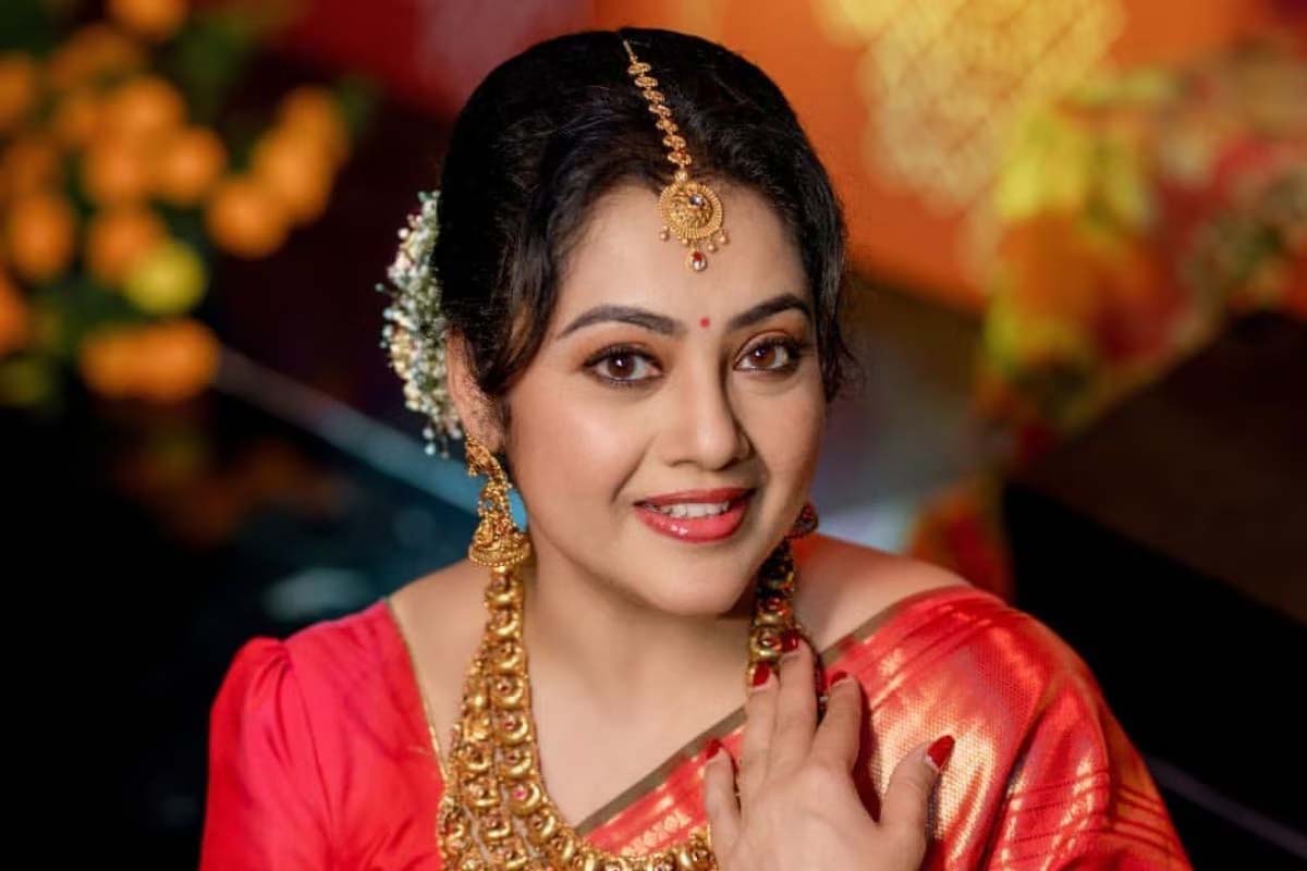 100 கோடிக்கு வீட்டை விற்ற நடிகை மீனா... எத்தனை கோடிகள் லாபம் தெரியுமா? | Actress Meena Sells Luxury Bungalow For 100 Crores 100 கோடிக்கு வீட்டை விற்ற நடிகை மீனா... எத்தனை கோடிகள் லாபம் தெரியுமா? | Actress Meena Sells Luxury Bungalow For 100 Crores