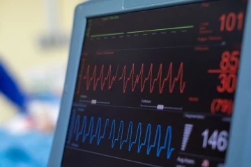 நெஞ்சு வலியால் துடித்துடித்த நபரின் இதயத்தை பார்த்து பேரதிர்ச்சியில் உறைந்து போன மாருத்துவர்கள்