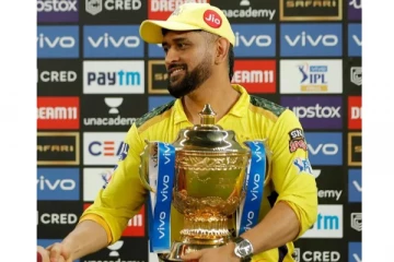 தடை அதை உடை.. புது சரித்திரம் படை.. நாளை நமதே - சாதனை படைத்த தல தோனி