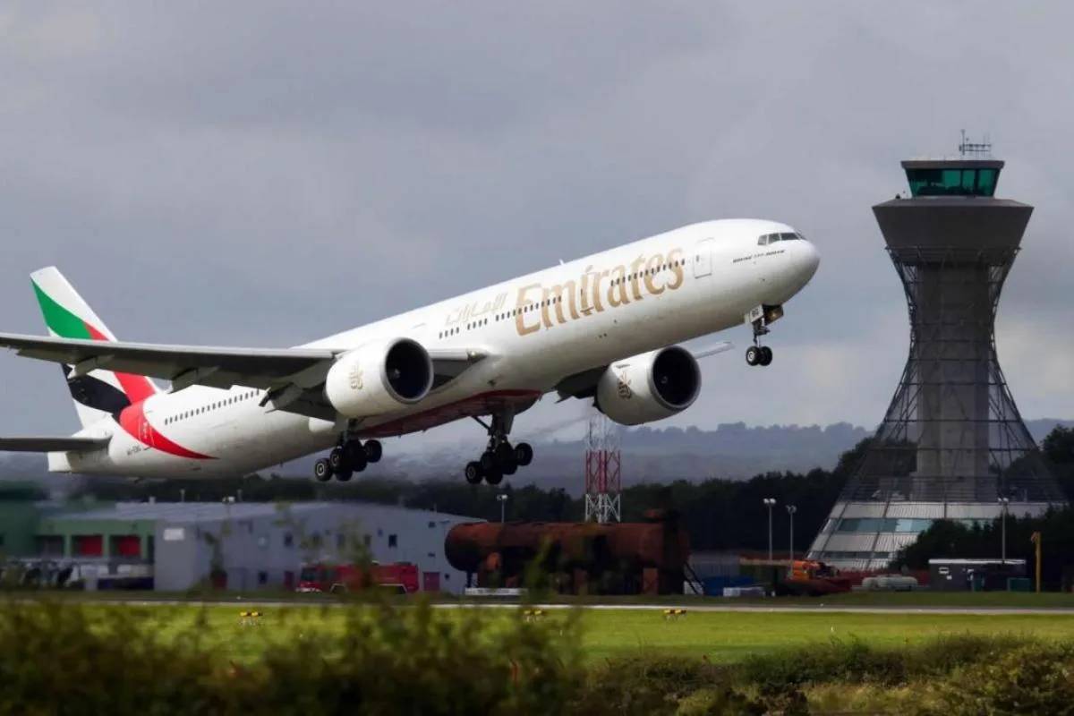 எமிரேட்ஸ் எயார்லைன்ஸ் செயற்பாடுகள் மீண்டும் ஆரம்பம்! பயணிகளுக்கு முக்கிய அறிவுறுத்தல் | Emirates Resumes Flights Passengers Confirmed