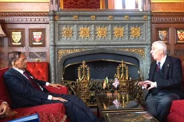 இலங்கை வருமாறு பிரித்தானிய சபாநாயகருக்கு வெளிவிவகார அமைச்சர் அழைப்பு!