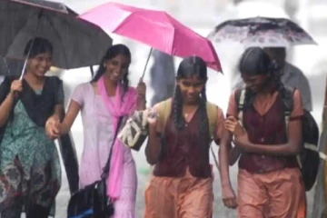 ரெட் அல்ர்ட்: கனமழை எச்சரிக்கை - திருவள்ளூர் பள்ளி, கல்லூரிகளுக்கு விடுமுறை!