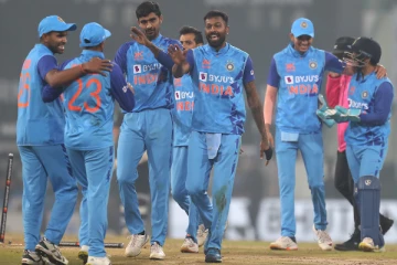 தமிழக வீரரின் மிரட்டல்! பந்துவீச்சு 20 ஓவர்களில் 99 ஓட்டங்கள் மட்டுமே எடுத்த நியூசிலாந்து