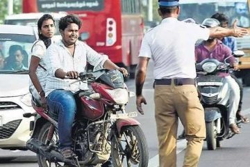 ஹெல்மெட் அணியாததால் ஃபைன் போட்ட பொலிஸ்! ஆத்திரத்தில் பவர்கட் பண்ண லைன்மேன்