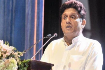 நாட்டை வங்குரோத்தாக்கிய காக்கை அமெரிக்க பறக்கிறது! சஜித் விசனம்