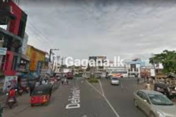 නගරයක් පුරා දැඩි දුර්ගන්ධයක් පැතිර යයි..