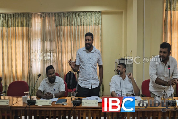 கிராம சேவகரிடம் பட்டியல் கொடுத்த தேசிய மக்கள் சக்தியினர் : மானிப்பாய் பிரதேச சபையில் அமளி துமளி! | Npp List Riot In Manipay Pradeshiya Sabha