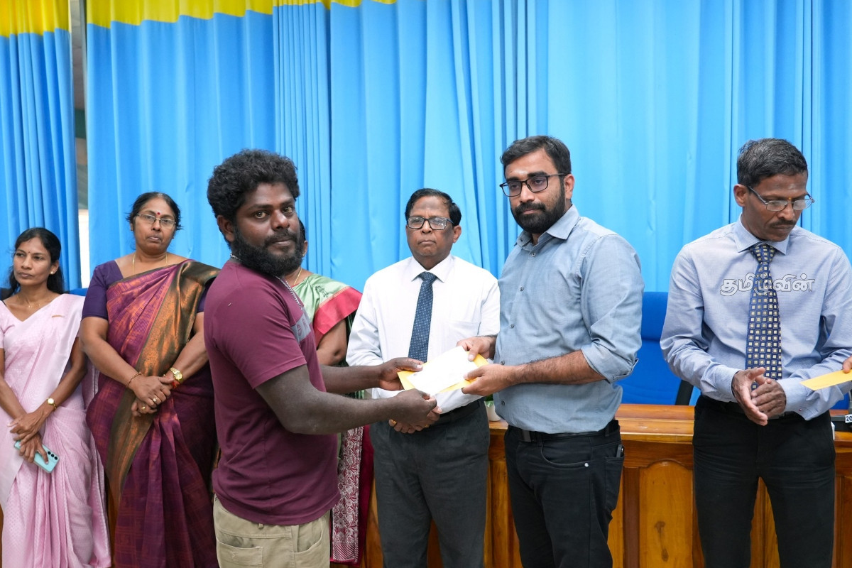 வீடமைப்புத் திட்டத்துக்கான பயனாளிகள் தெரிவில் அரசியல் தலையீடுகள் இல்லை:வடக்கு ஆளுநர் | Beneficiary List For Housing Schemes
