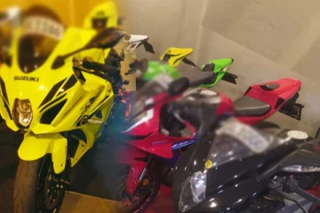 පොලිස් භාරයට ගත් සැක සහිත යතුරුපැදි 8..