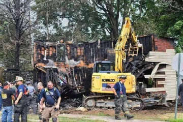 மொத்த குடும்பமும் தீயில் கருகிய நிலையில் கண்ட தீயணைப்புத்துறை வீரர்: நடுங்க வைக்கும் சம்பவம்