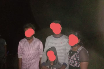 யாழ். வேலணை ஊடாக தமிழகம் செல்ல முற்பட்டவர்கள் கடற்படையினரால் கைது (Photos)