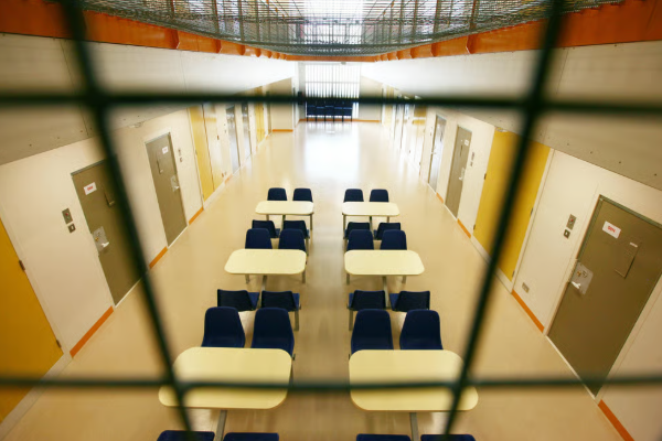 புலம்பெயர்ந்தோரை பாதுகாக்க தவறிய உள்துறை அலுவலகம்: உயர்நீதிமன்றம் பரபரப்பு தீர்ப்பு | Uk Home Office Fail To Protect Vulnerable Migrants புலம்பெயர்ந்தோரை பாதுகாக்க தவறிய உள்துறை அலுவலகம்: உயர்நீதிமன்றம் பரபரப்பு தீர்ப்பு | Uk Home Office Fail To Protect Vulnerable Migrants