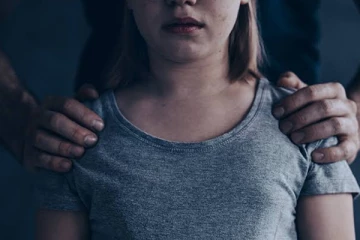 பேஸ்புக் காதலால் 11 ஆம் வகுப்பு மாணவிக்கு நேர்ந்த கதி - சிக்கிய பலர்