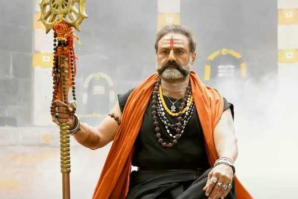 நடிகையை உயிருக்கு உயிராய் காதலித்த பாலைய்யா!! பிரபல நடிகை கொடுத்த ஷாக்.. | Balayya Lover Boy Face Love Sacrifice For Father