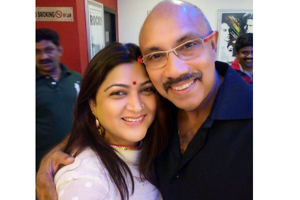 நடிகர் சத்யராஜின் அம்மா மற்றும் மொத்த குடும்பத்தையும் பார்த்திருக்கிறீர்களா! - புகைப்படத்துடன் இதோ | Actor Sathyaraj Latest Photos