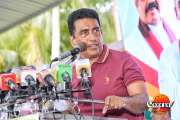 මහින්ද මහත්තයට මෙච්චර අපහාස කරන නිසා තමයි සොබාදහම දඬුවම් කරන්නේ - ජොන්ස්ටන්